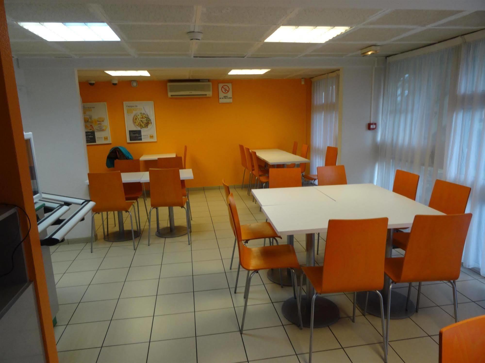 Premiere Classe Lyon Sud - Chasse Sur Rhone Exterior photo